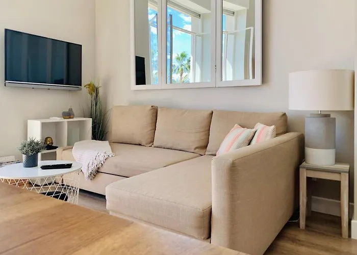 Stunning Flat With Sea View & Garden On Promenade Da شقة *