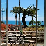 Stunning Flat With Sea View & Garden On Promenade Da Apartamento