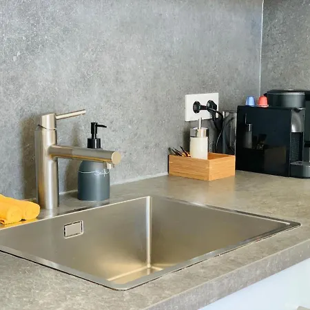 Stunning Flat With Sea View & Garden On Promenade Da Νίκαια