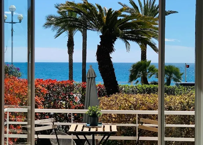 Stunning Flat With Sea View & Garden On Promenade Da Διαμέρισμα