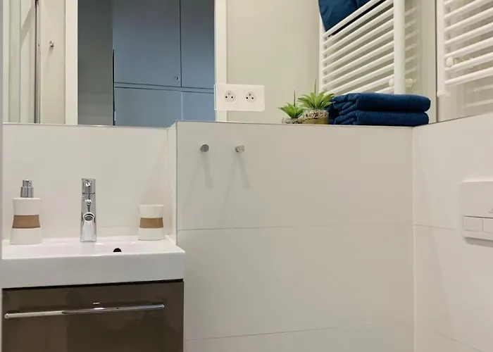 Διαμέρισμα Stunning Flat With Sea View & Garden On Promenade Da Νίκαια